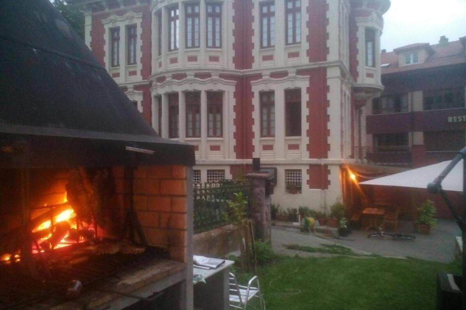 Hotel Restaurante Parador De Фелечоса Экстерьер фото
