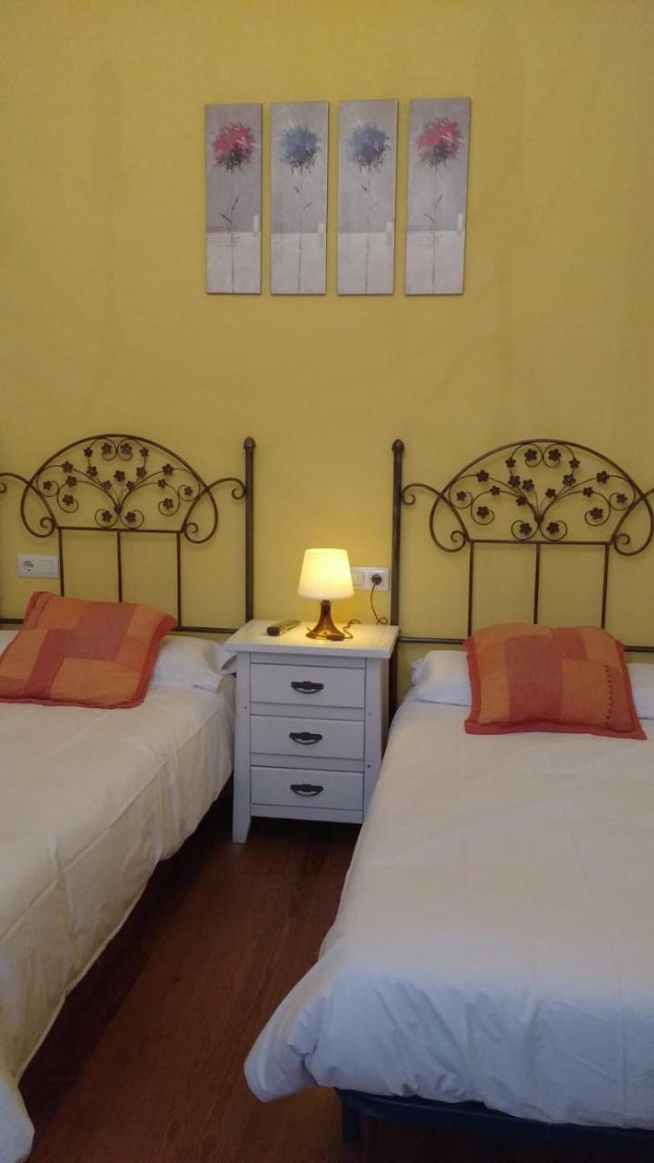 Hotel Restaurante Parador De Фелечоса Экстерьер фото